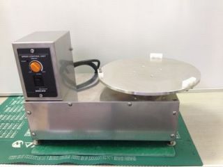 電動回転台の画像です。 電動回転台